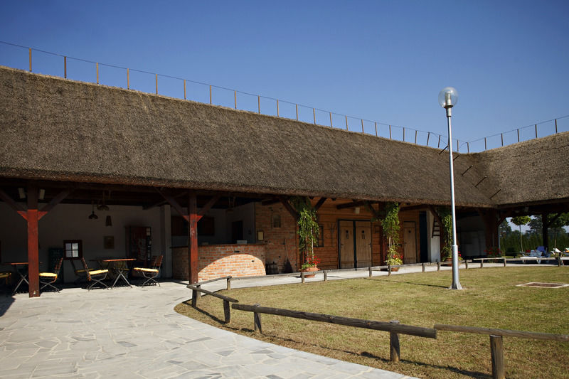 Terme Banovci - Hotel Zeleni Gaj Veržej Exterior foto